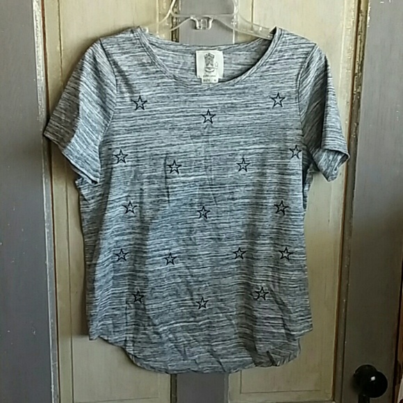 Anthropologie Tops - Anthropologie Lili's Closet Star T slight high low